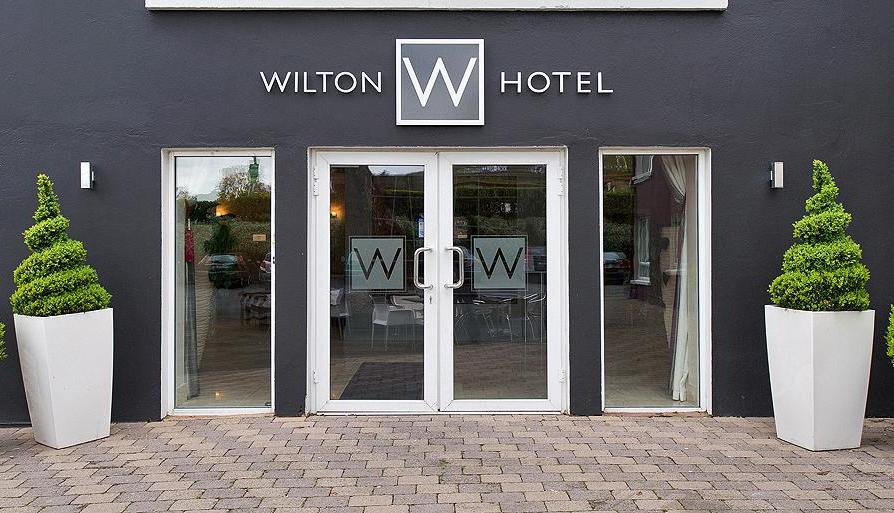 Wilton Hotel برايْ المظهر الخارجي الصورة